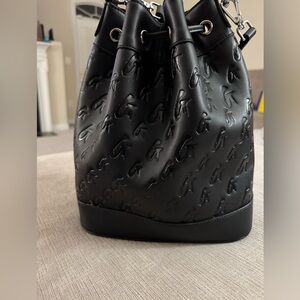 Glamaholic Lifestyle MONOGRAM LARGE BUCKET BAG MATTE BLACK
(Gently used)